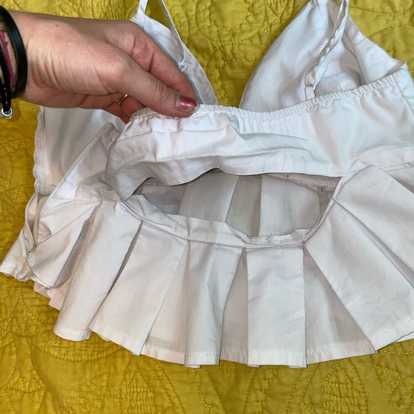 crop top - Picture 2 of 3